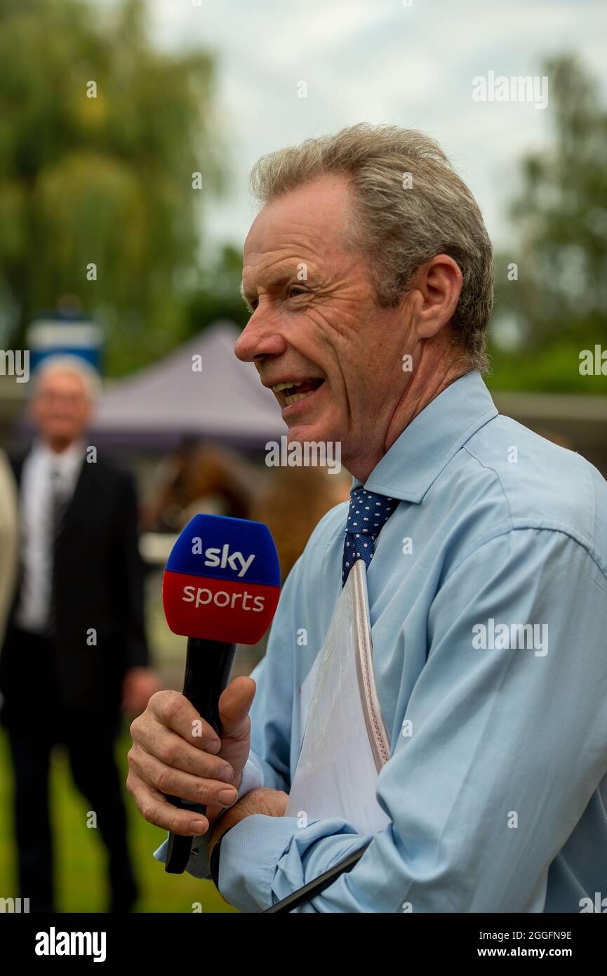 Windsor, Berkshire, UK. 28th August, 2021. Sky Racing commentator Mick ...