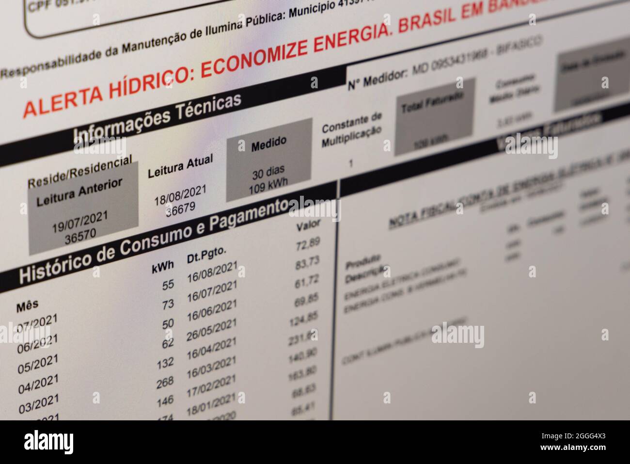 Curitiba, Brazil. 31st Aug, 2021. Copel electricity bill with details of the red flag rate, in Curitiba, PR. The Government has today created a new extra tax called the water scarcity flag. The fee is R$ 14.20 per 100 kWh. The new value is 49.6% higher than the current red flag level 2. Credit: Rodolfo Buhrer/La Imagem/FotoArena/Alamy Live News Stock Photo