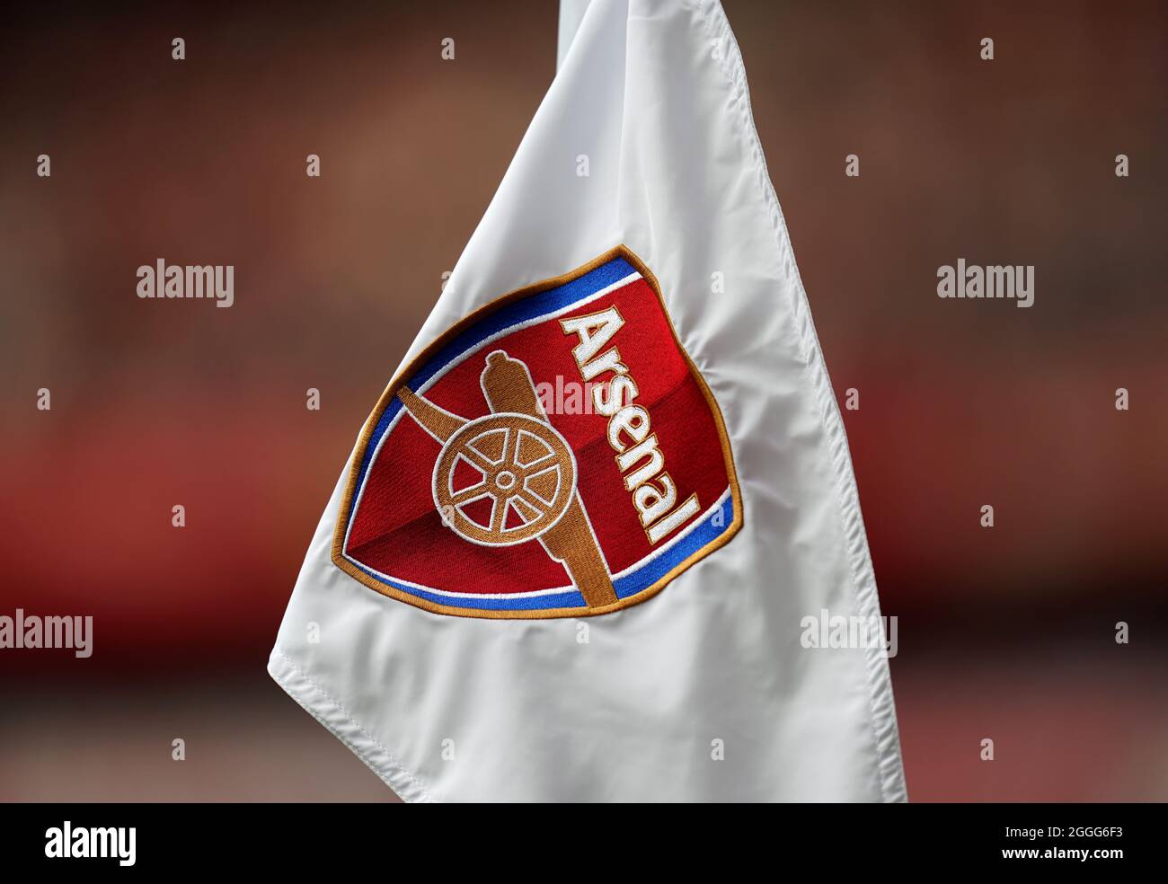 File photo dated 22-08-2021 of A general view of an Arsenal badge on a corner flag. Issue date: Tuesday August 31, 2021. Stock Photo