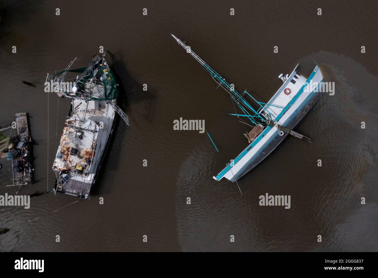 Capsized boat hires stock photography and images Alamy