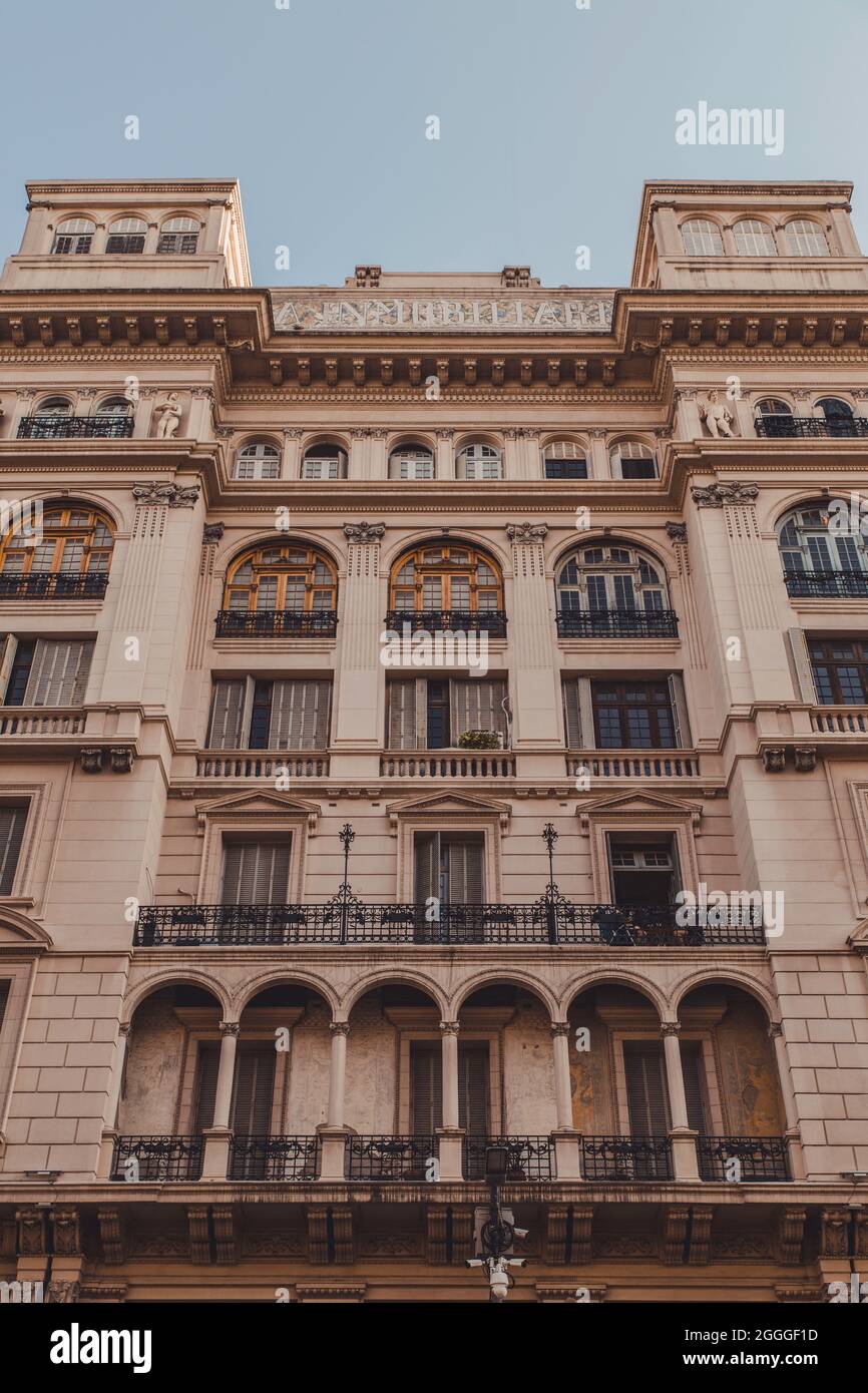 Edificio La Inmobiliaria Stock Photo