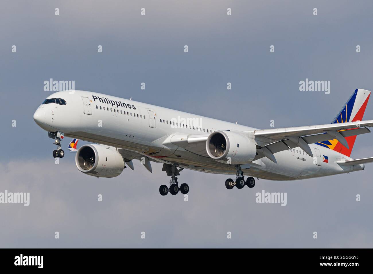 Richmond, British Columbia, Canada. 19th Aug, 2021. A Philippine Airlines Airbus A350-900 jet (RP-C3501) on final approach for landing at Vancouver International Airport. (Credit Image: © Bayne Stanley/ZUMA Press Wire) Stock Photo