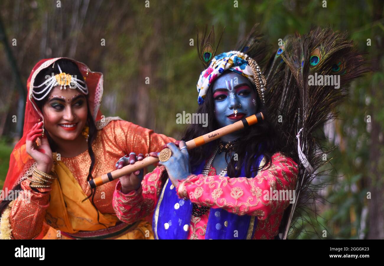Dip Memento Photography In Radha and Krishna s divine play devotees find a  profound spiritual connection and inspiration to deepen their devotion and  love for the divine Their story teaches us that