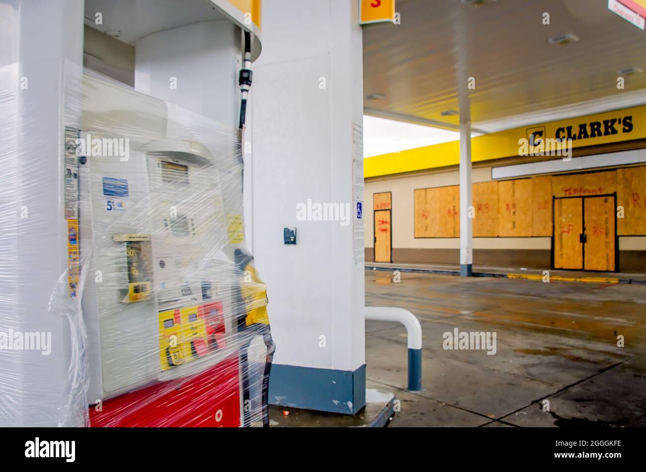 Gas pump wrapped in plastic hires stock photography and images Alamy