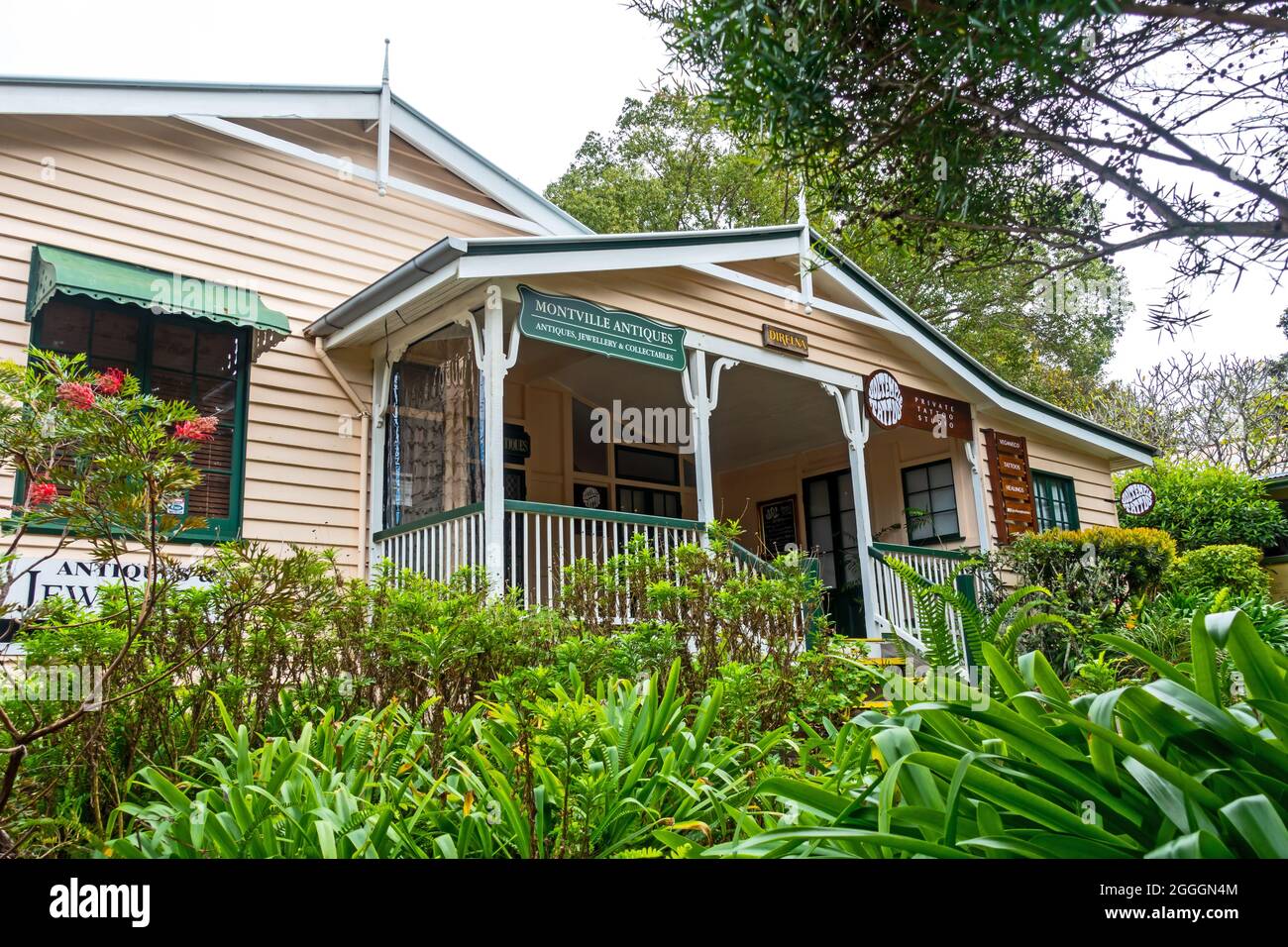 Montville Antique Shop Queensland Australia Stock Photo Alamy