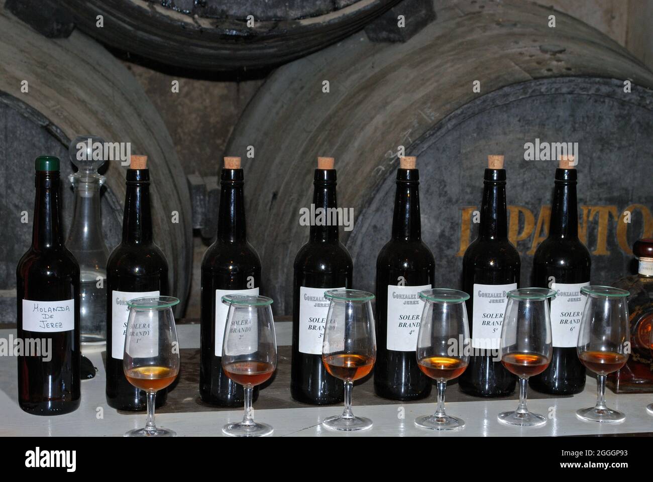 Bodega de brandies hi-res stock photography and images - Alamy