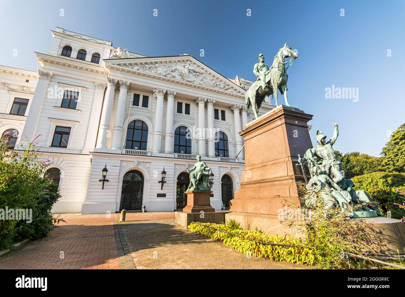 scenic-shot-of-the-historic-local-townhouse-of-altona-in-the-city-of-hamburg-in-northern-germany-2GGGR8C.jpg