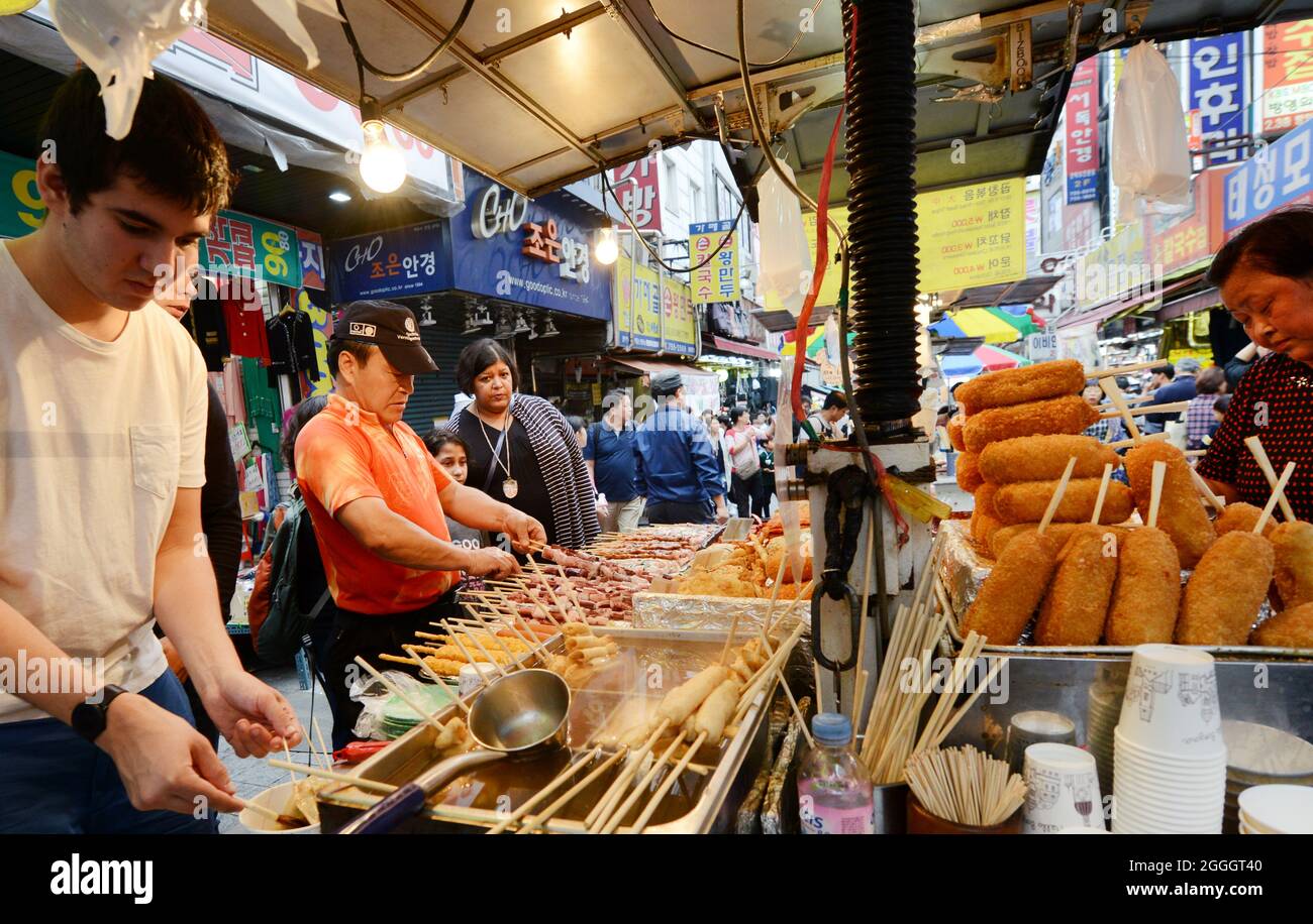 South korea street food hi-res stock photography and images - Alamy