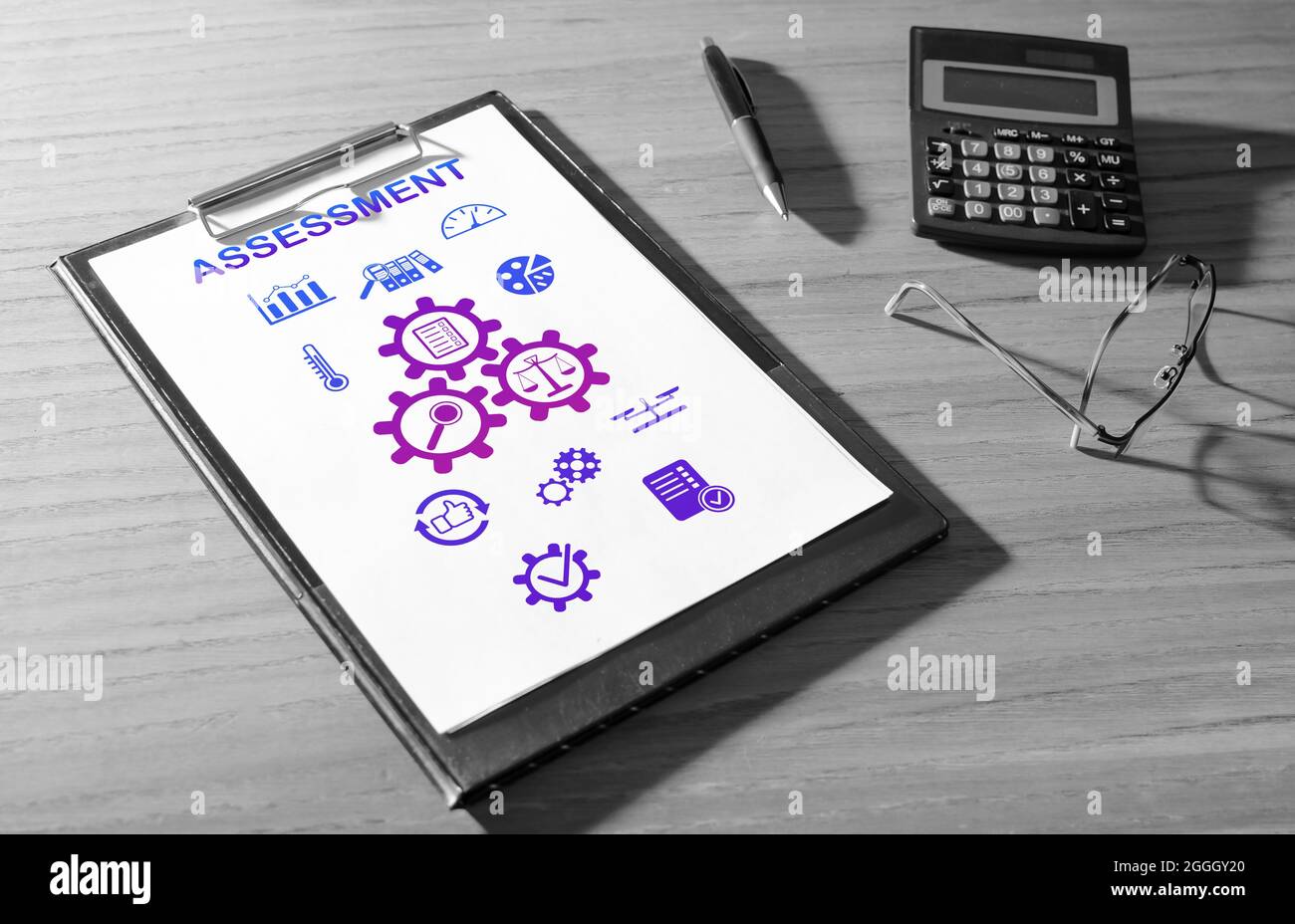 Risk assessment clipboard hi-res stock photography and images - Alamy