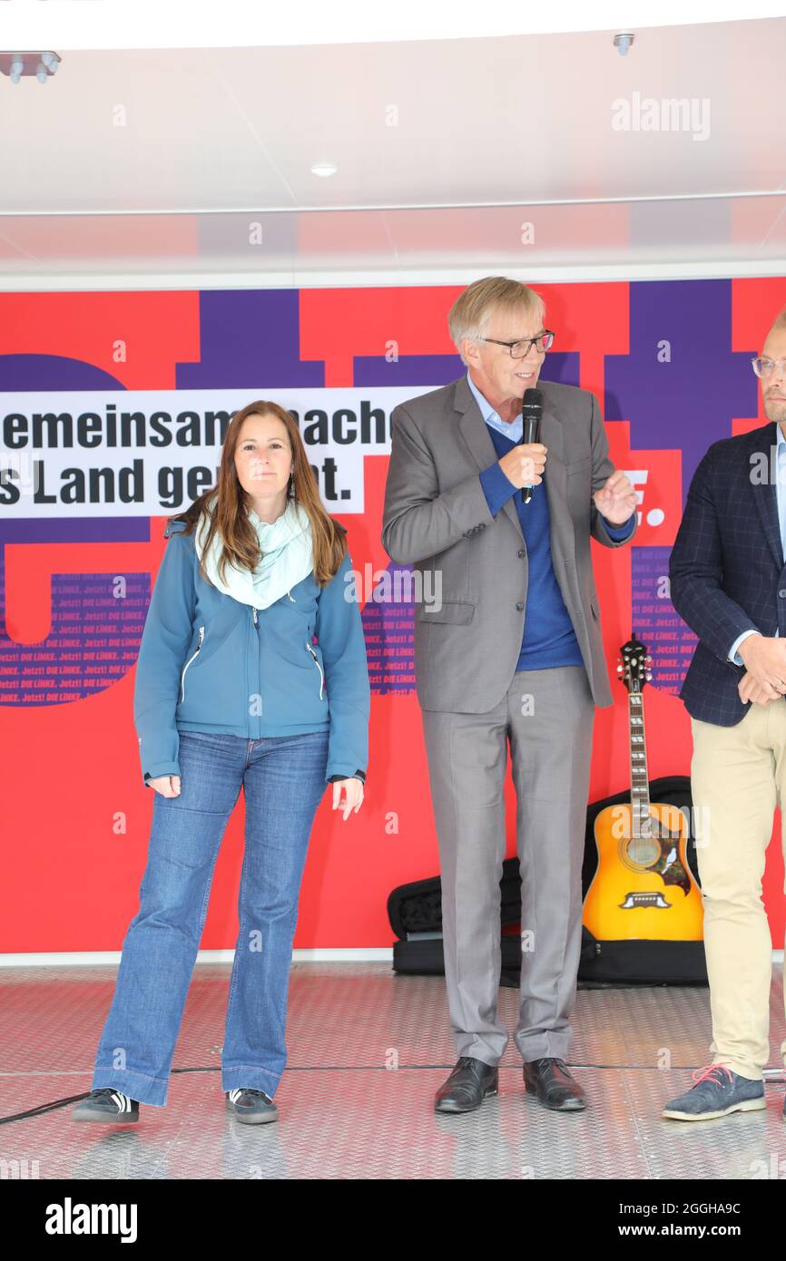 Janine Wissler und Dietmar Bartsch bei der Städtetour der Partei Die Linke zur Bundestagswahl ...