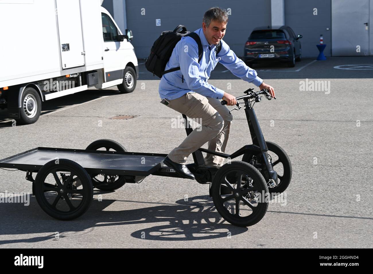 four-wheeled SUM-X cargo bike 