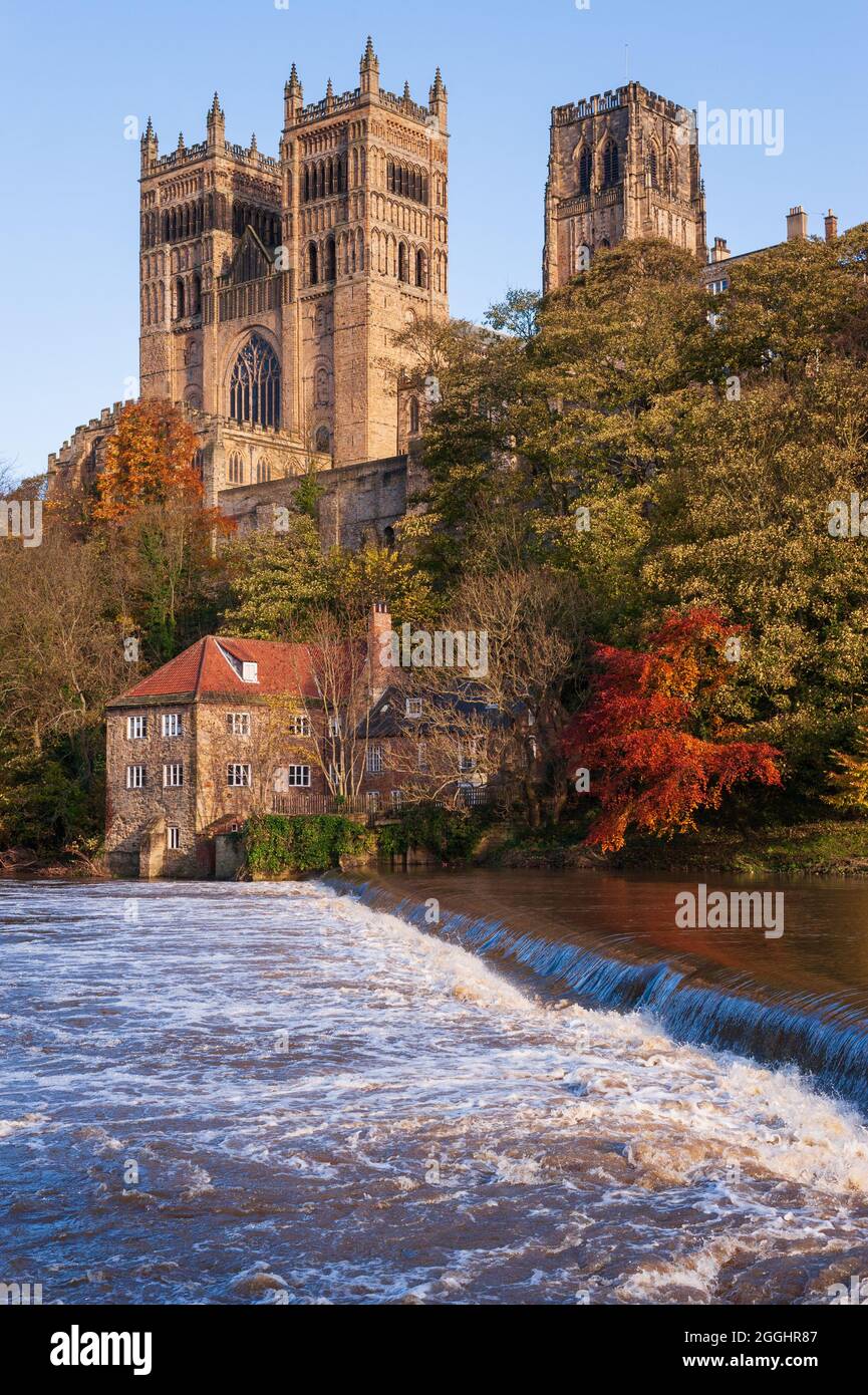 Durham Cathedral and the river Wear Stock Photo