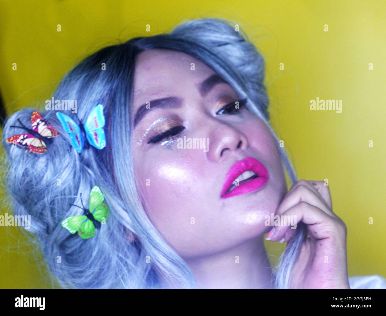 Close up shot girl artist hi-res stock photography and images - Alamy