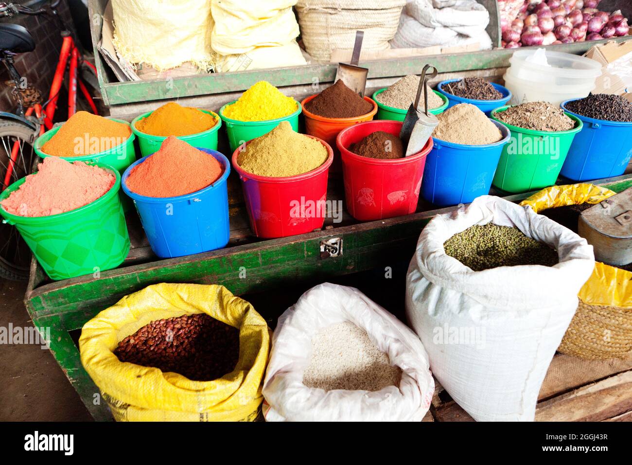 Spices at the Spice Market in Mombasa Stock Photo Alamy