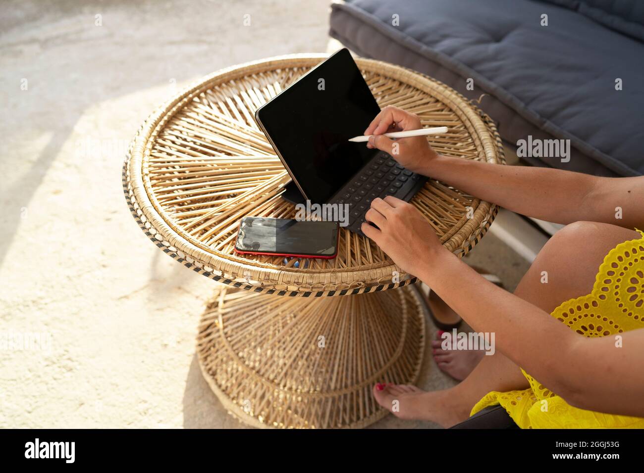 working fresh from the garden Stock Photo - Alamy