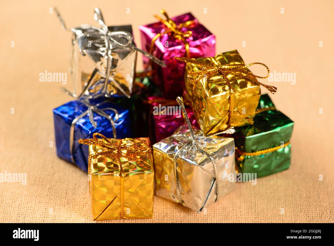 Small gift boxes hi-res stock photography and images - Alamy