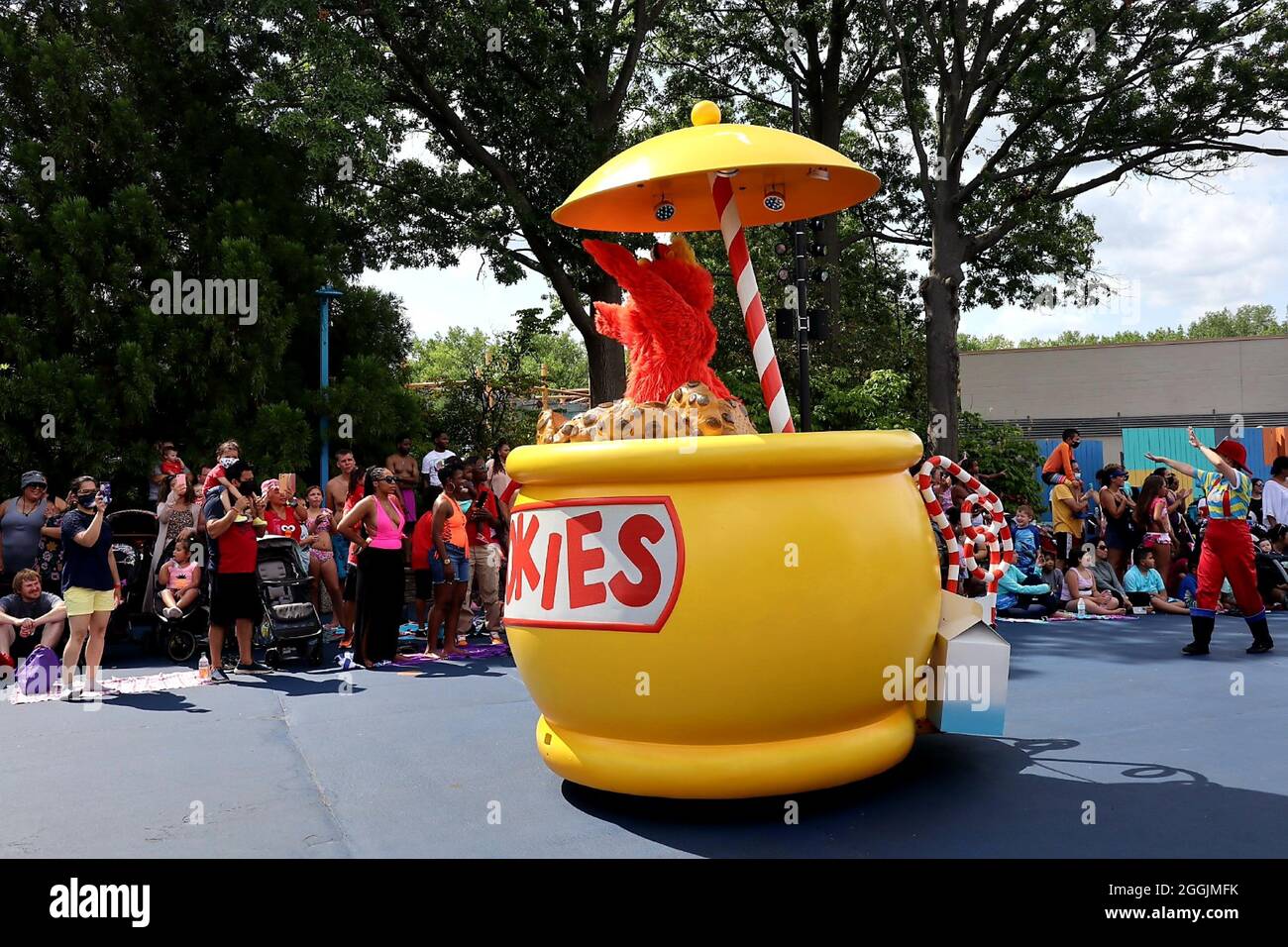 LANGHORNE, UNITED STATES - Aug 09, 2021: A summer day at the Sesame ...