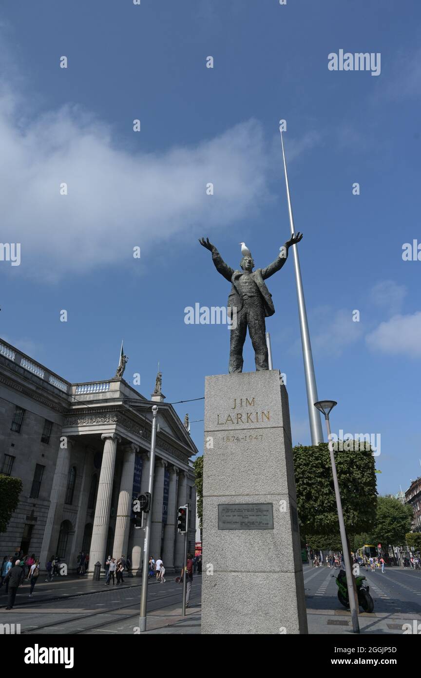 James Larkin Statue O #39 Connell Street Dublin Stock Photo Alamy