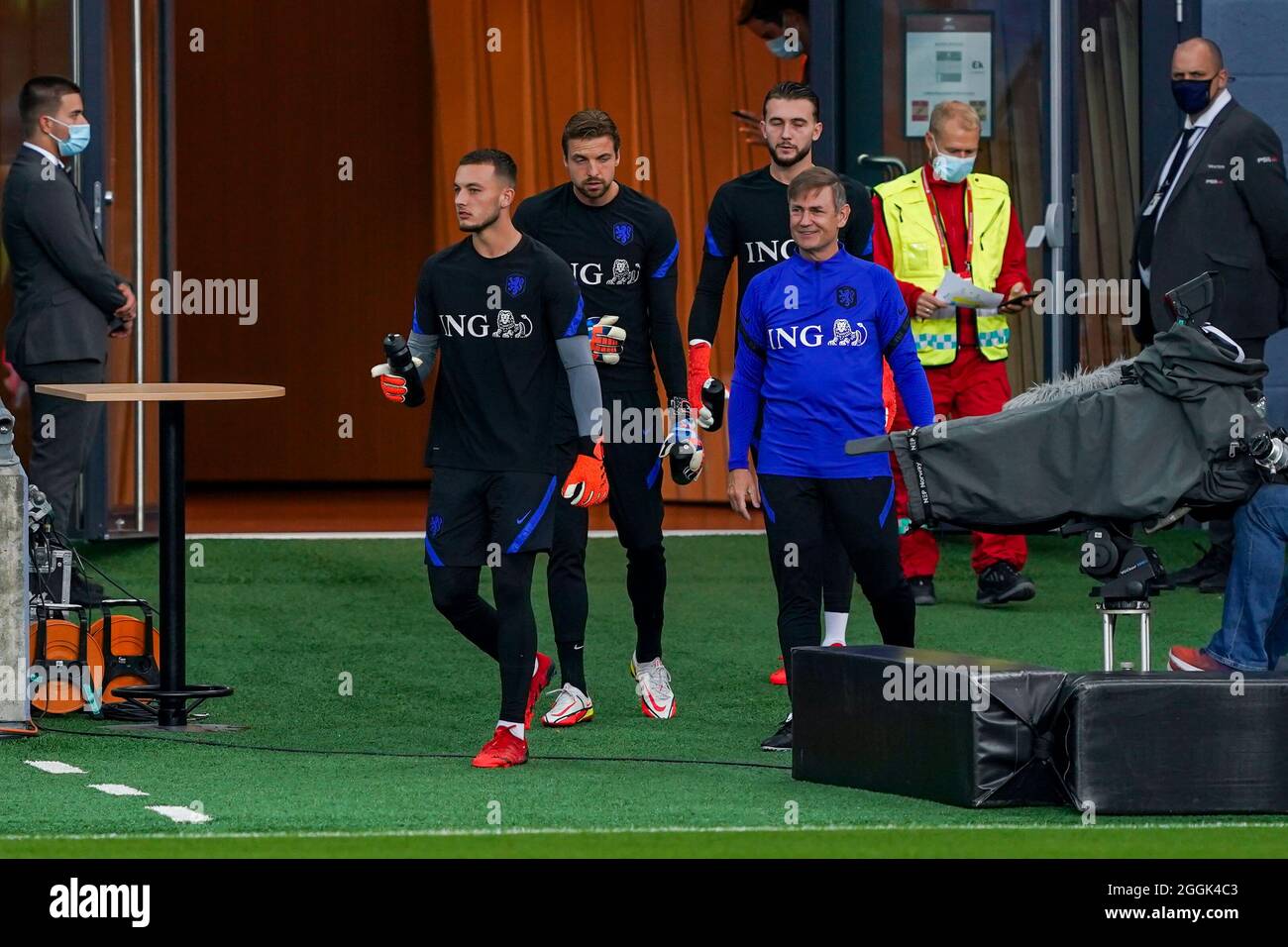 OSLO, NORWAY - SEPTEMBER 1: Goalkeeper Justin Bijlow of the Netherlands, Goalkeeper Tim Krul of the Netherlands, Goalkeeper Joel Drommel of the Netherlands, goalkeeper trainer Frans Hoek of the Netherlands during the World Cup Qualifier match between Norway and Netherlands at Ullevaal Stadium on September 1, 2021 in Oslo, Norway (Photo by Andre Weening/Orange Pictures) Stock Photo
