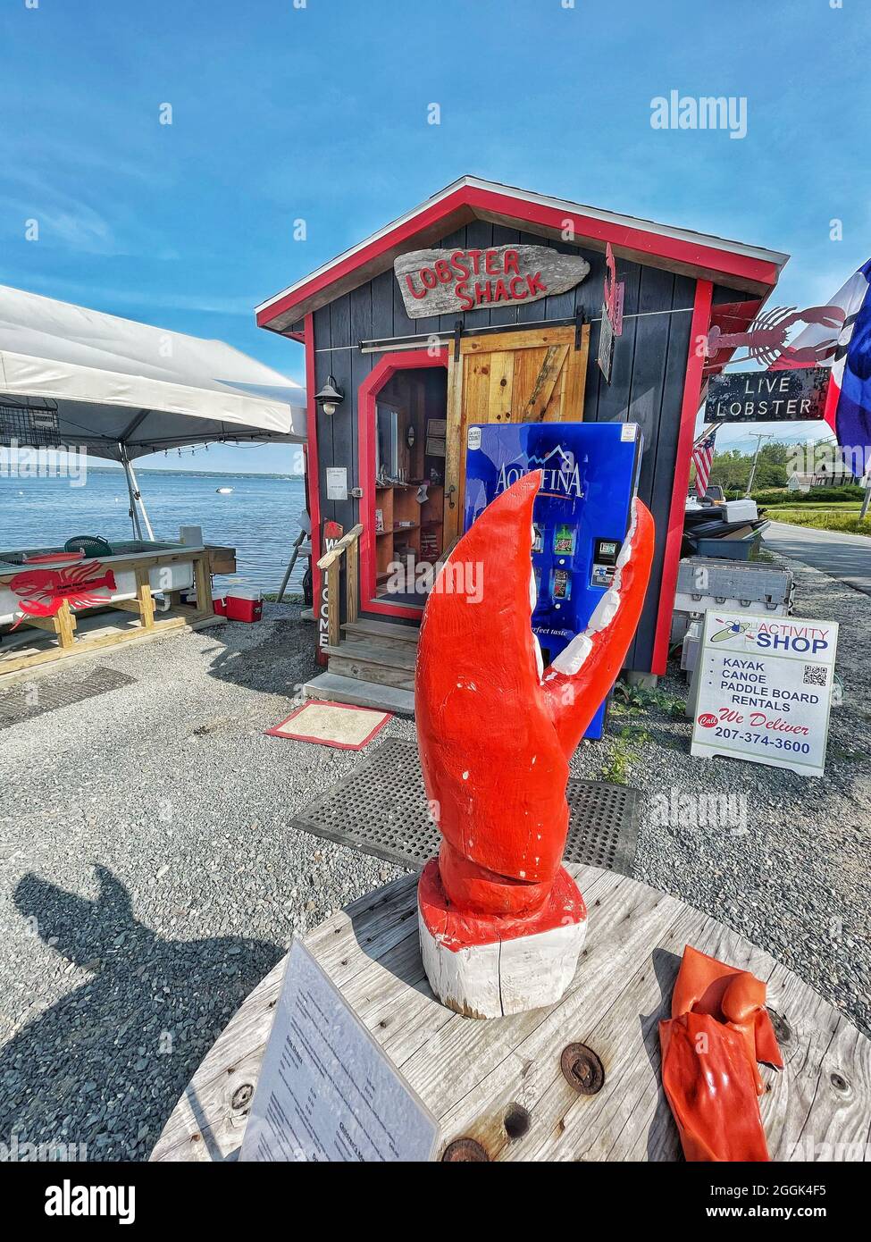 Perry’s Lobster Shack is a Low-key waterside shack offering lobster & seafood plates alongside hearty sides & beers. Stock Photo