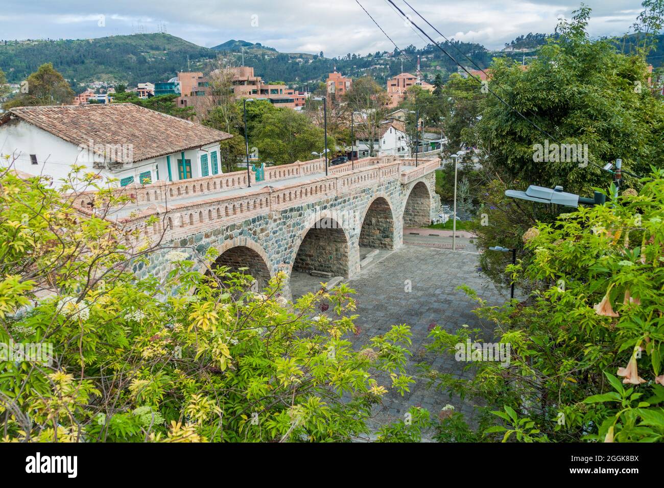 Puente Roto (Broken Bridge) in Cuenca, Ecuador Stock Photo - Alamy