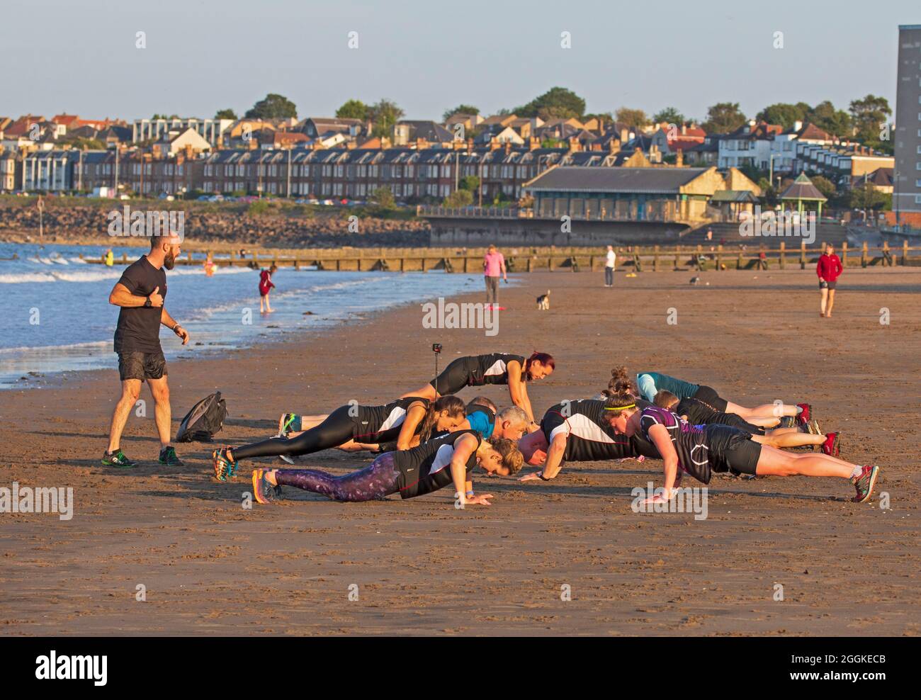 Forth. Temperature 17 degrees. Credit: Arch White/Alamy Live News Stock Photo