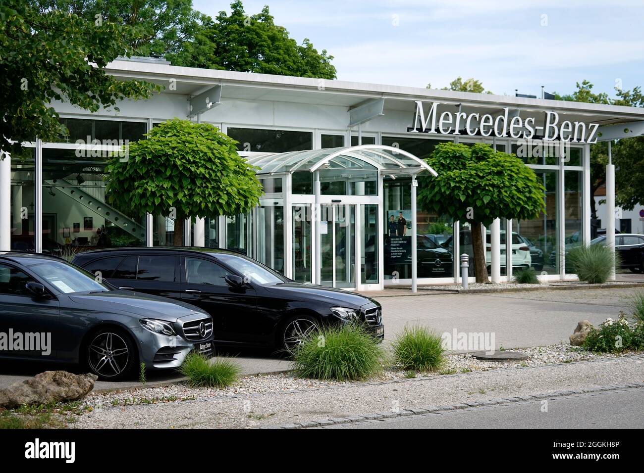 Mercedes benz branch hi-res stock photography and images - Alamy