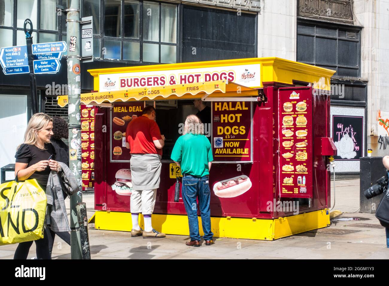 Halal hot dog and burgers food station in Manchester High street Stock