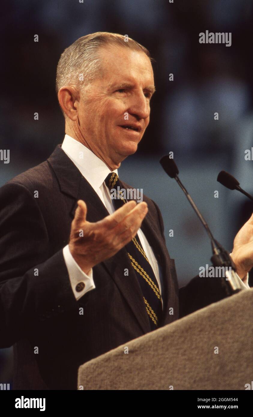 Dallas Texas USA, circa 1992: Billionaire businessman Ross Perot , running for president of the United States as an independent against Republican incumbent George H.W. Bush and Democratic candidate Bill Clinton, speaks  to supporters at a campaign rally at Reunion Arena. ©Bob Daemmrich Stock Photo