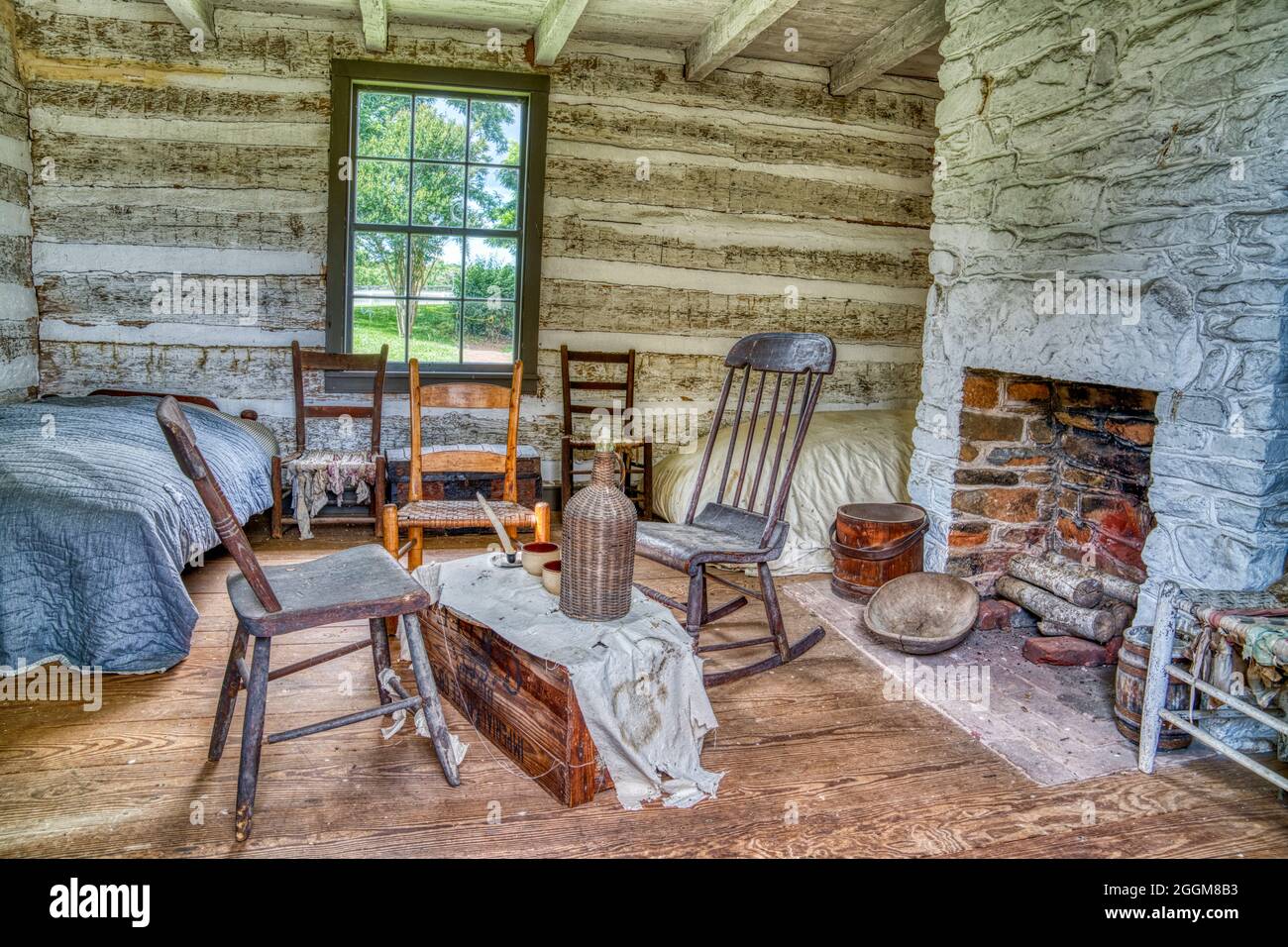 The interior of the slave quarters of the McLean House, site of Lee’s Surrender to Grant, at the Appomattox Court House National Historical Park in Vi Stock Photo