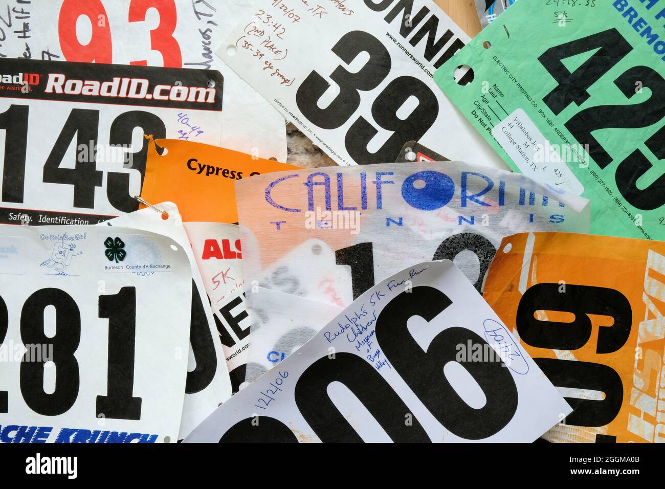 500-Pack Tearproof Running Bib Numbers - 7x4 Inch Waterproof Race Competitor Numbers With Safety Pins