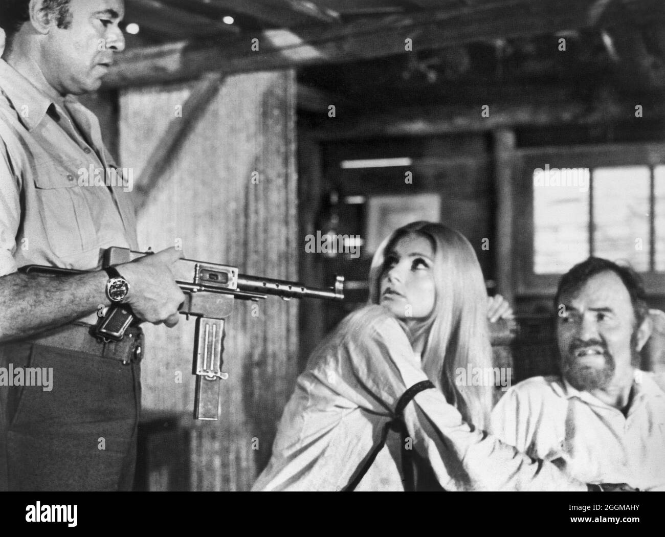 Jean Topart, Jill Ireland, James Mason, on-set of the French-Italian Film, 'Cold Sweat', original title: 'De la part des copains', Emerson, 1970 Stock Photo