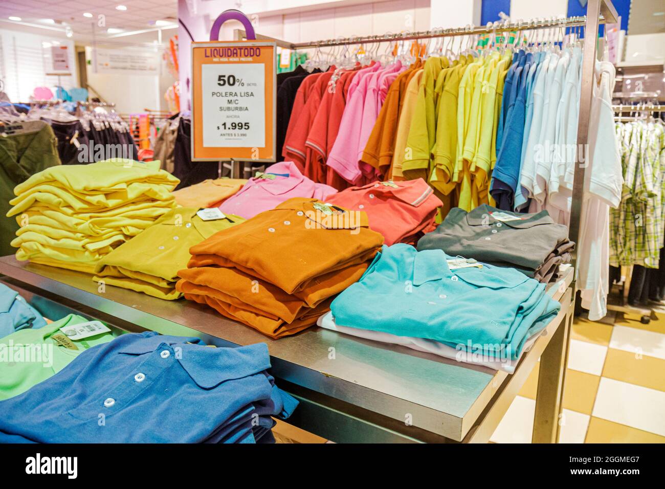 Chile Arica Paseo Peatonal 21 de Mayo,Liquidatodo,inside interior shopping  shop business,outlet store clothing shirts men's display sign sale Spanish  Stock Photo - Alamy