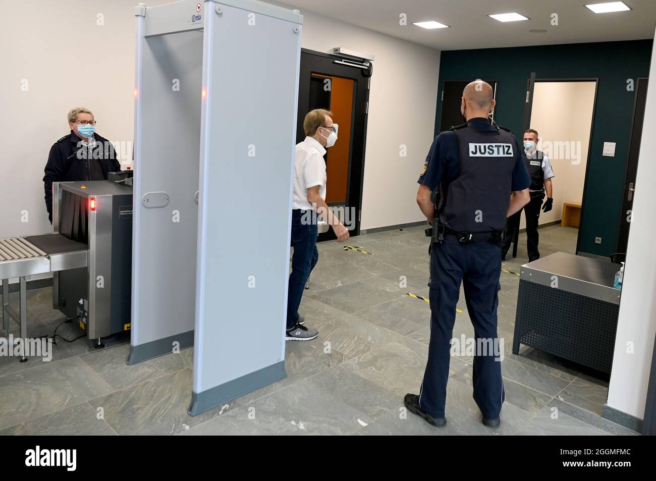 Stuttgart, Germany. 01st Sep, 2021. Judicial guards secure the entrance