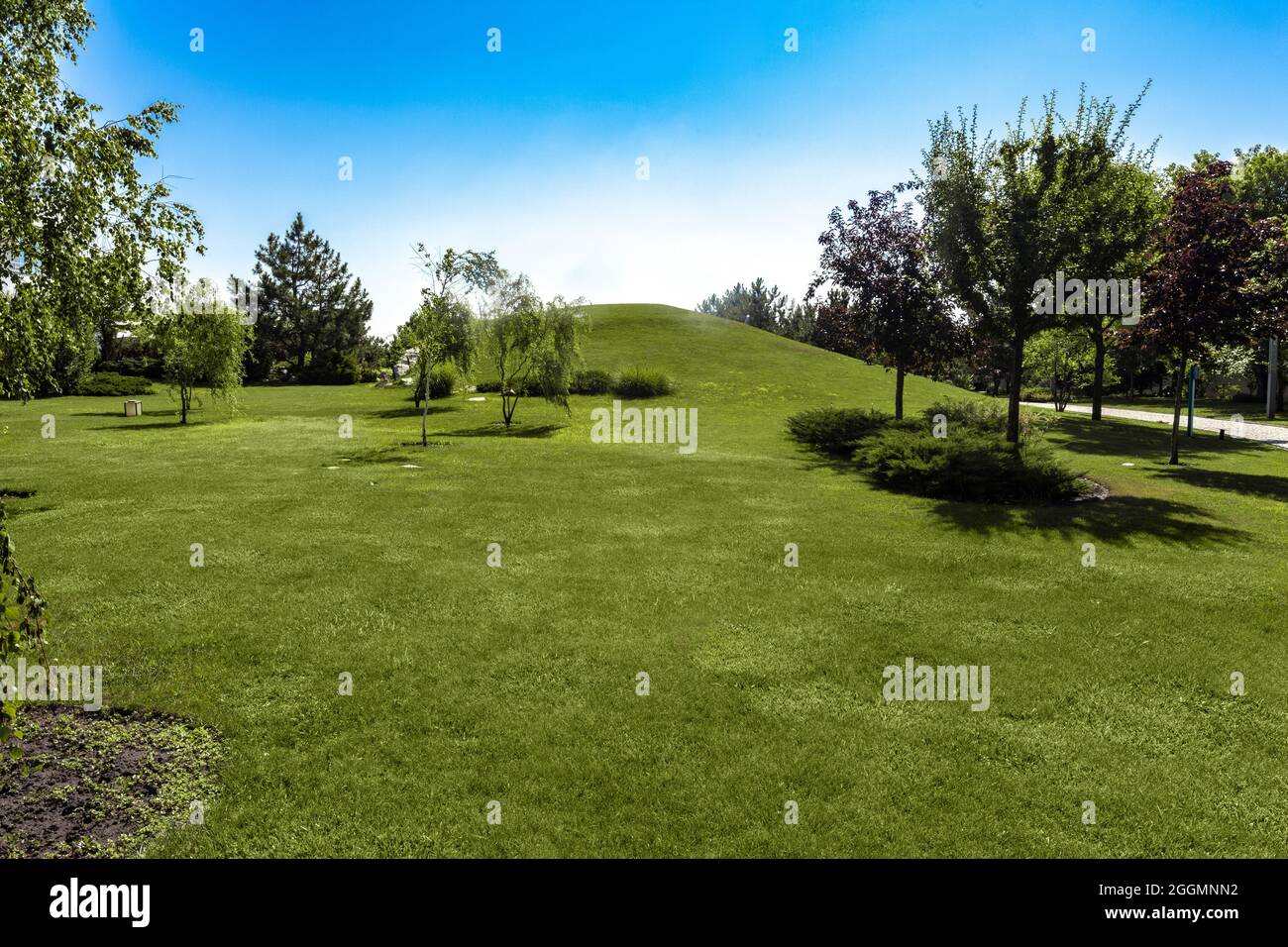 Surrounded well kept green hi-res stock photography and images - Alamy