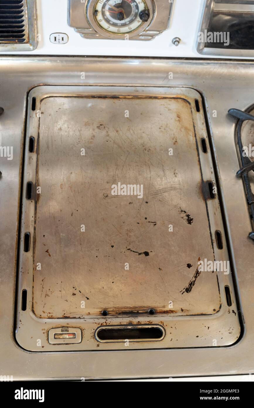 Griddle on a vintage O'Keefe & Merritt gas range Stock Photo Alamy