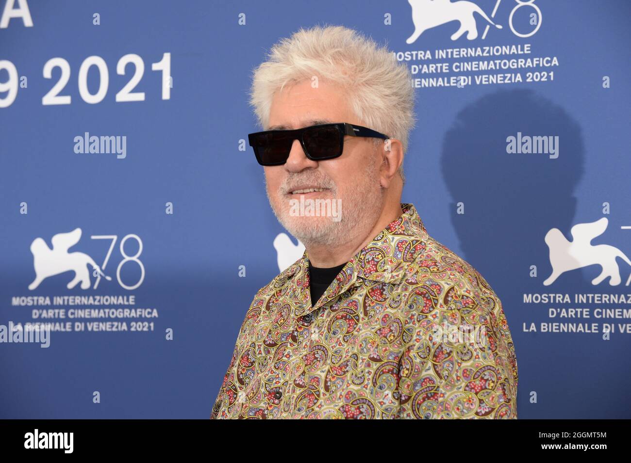 (210902) -- VENICE, Sept. 2, 2021 (Xinhua) -- Director Pedro Almodovar poses for photos during the photocall of the film 'Parallel Mothers' at the 78th Venice International Film Festival in Venice, Italy, on Sept. 1, 2021. The 78th Venice International Film Festival kicked off in the Italian lagoon city on Wednesday evening, amid still stringent anti-pandemic measures, and a large line-up that includes the world premiere of Pedro Almodovar's new film 'Parallel Mothers'. (La Biennale di Venezia/Handout via Xinhua) Stock Photo