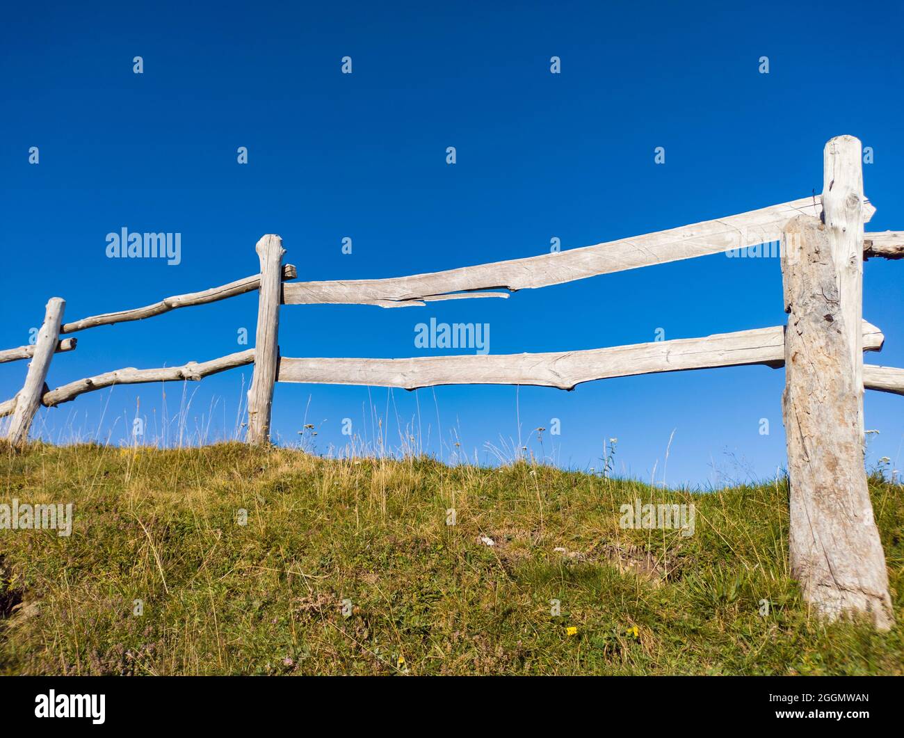 Wooden fence on mountain ranch hi-res stock photography and images - Alamy
