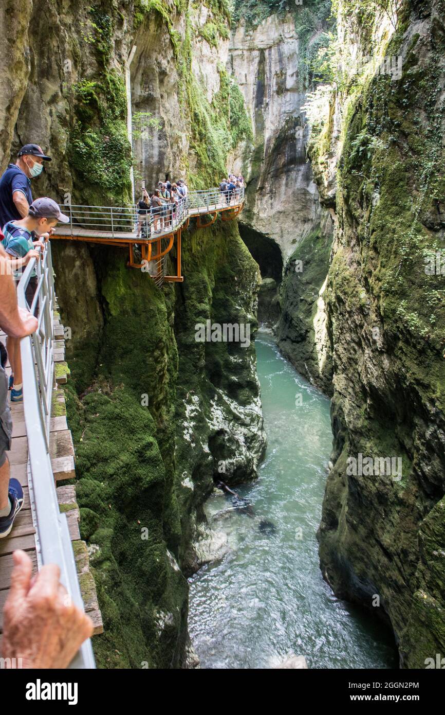 File:Gorges du Fier (Haute Savoie).JPG - Wikimedia Commons