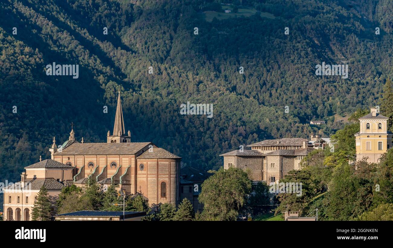 Panorama of the historic center of Chatillon, Aosta Valley, Italy, with the Church of San Pietro and the Passerin d'Entrèves Castle Stock Photo
