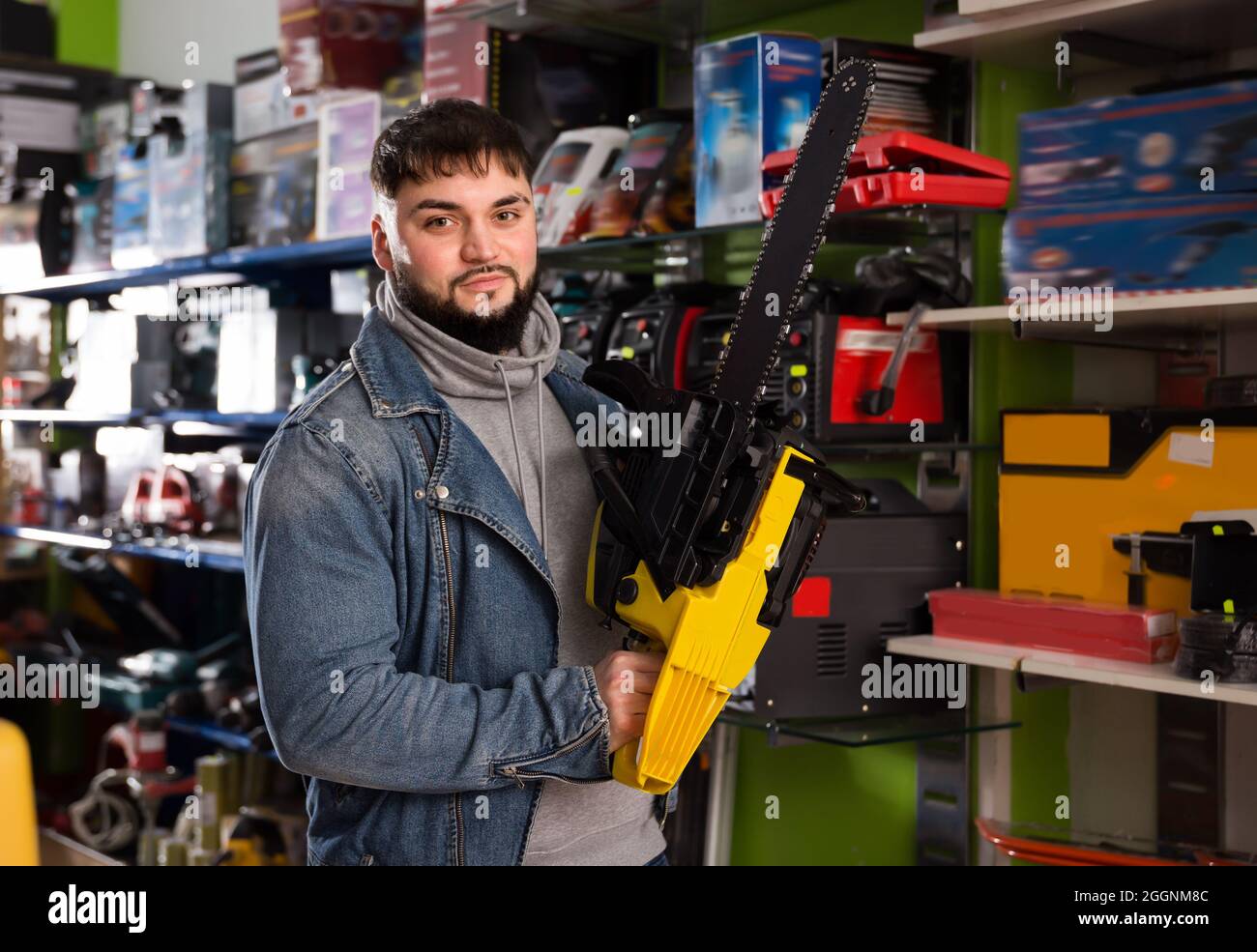 Chainsaw shelf hi-res stock photography and images - Alamy