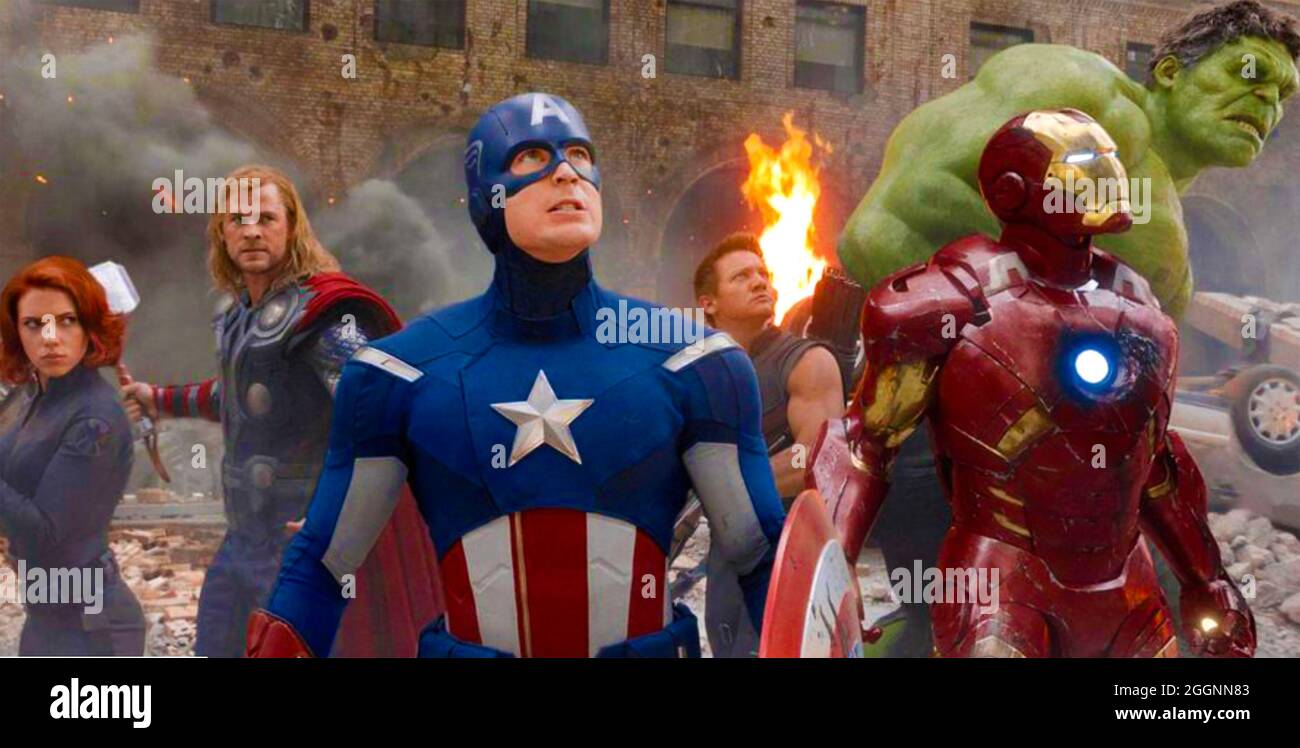 Marvel The Avengers Assemble Group Shot Family Photo Canotta 