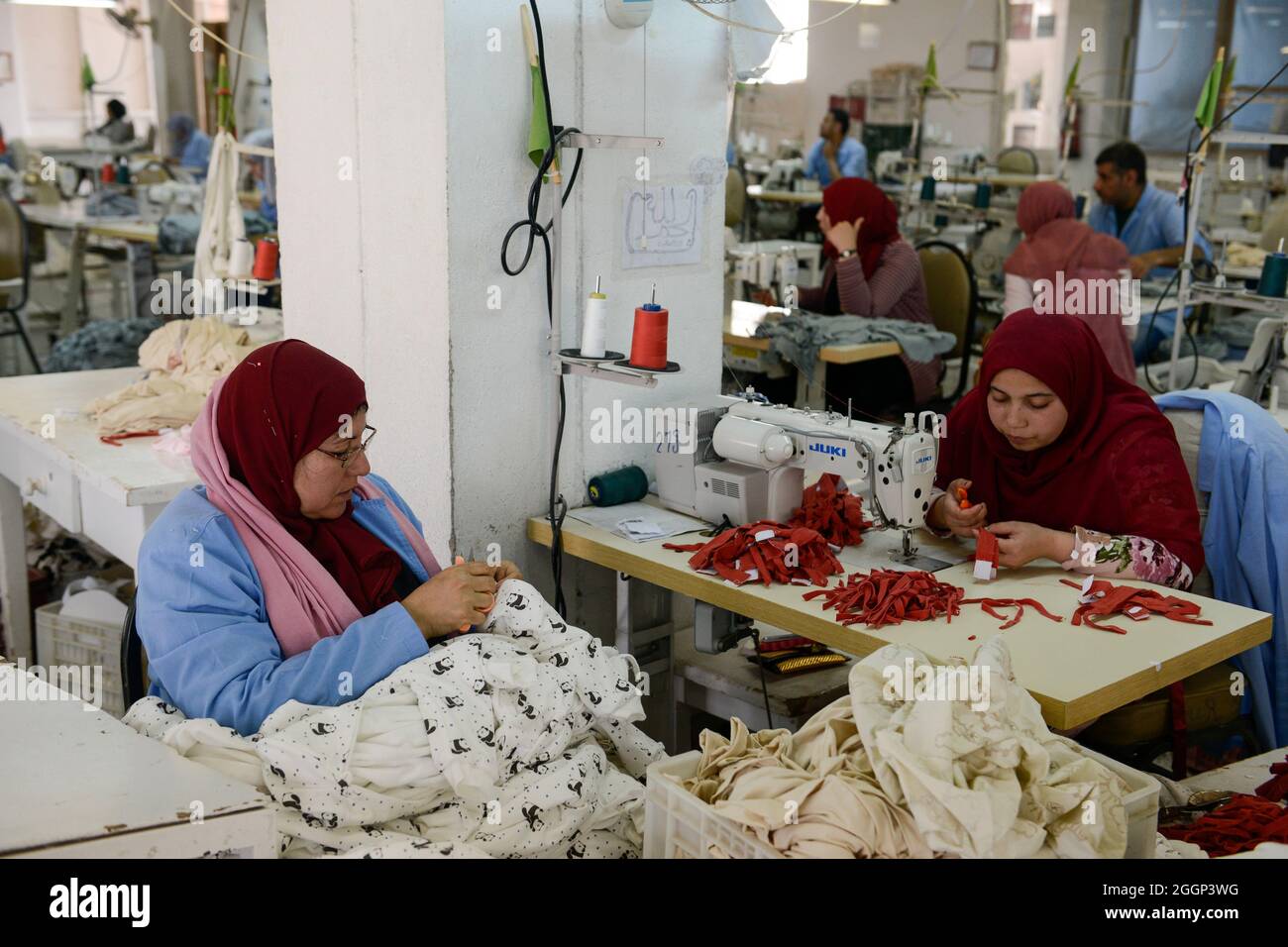 Cotton production hires stock photography and images Alamy