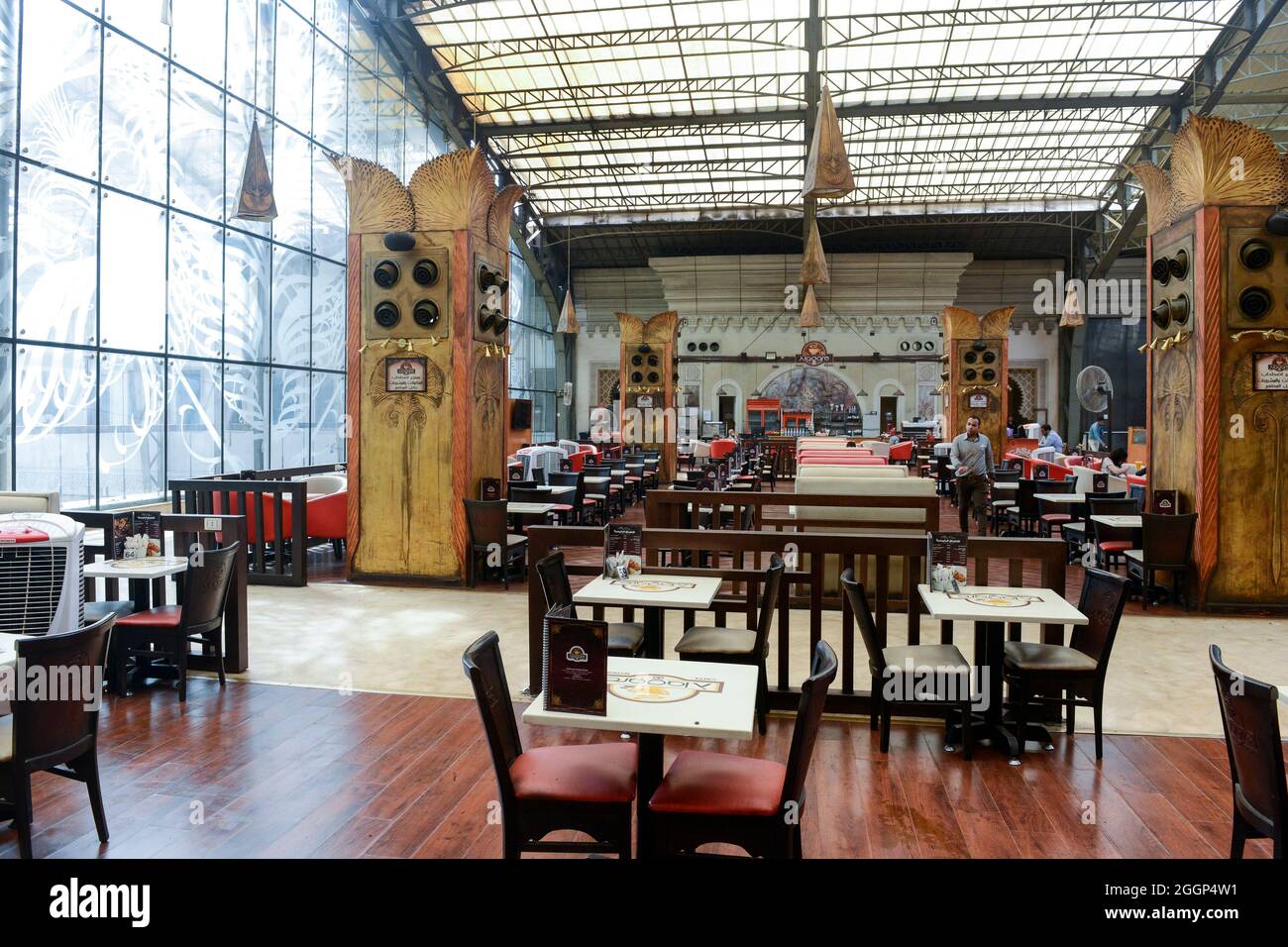 EGYPT, Cairo, Ramses central railway station, coffee shop / ÄGYPTEN