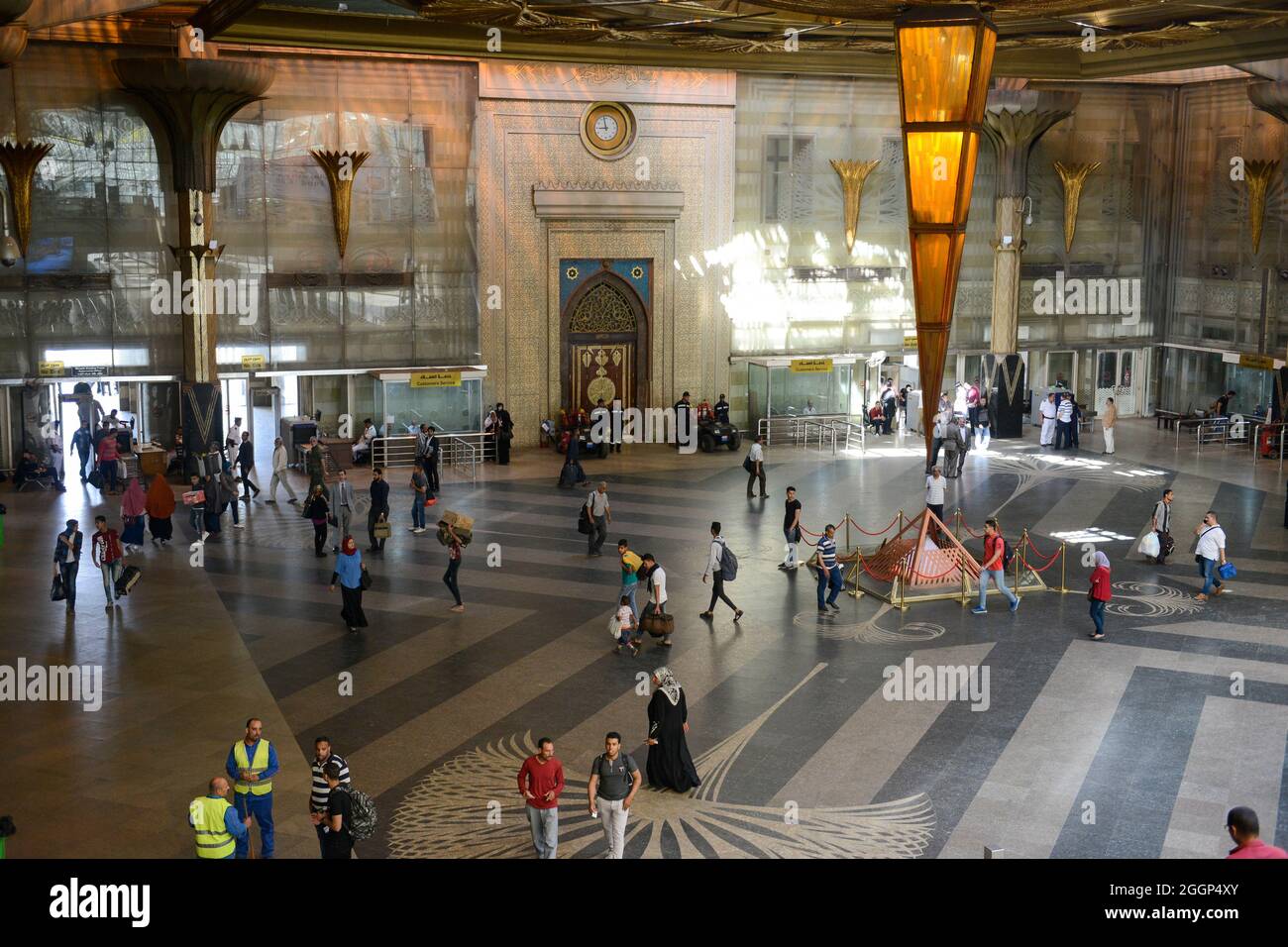 EGYPT, Cairo, Ramses central railway station / ÄGYPTEN, Kairo, Ramses Hauptbahnhof Stock Photo