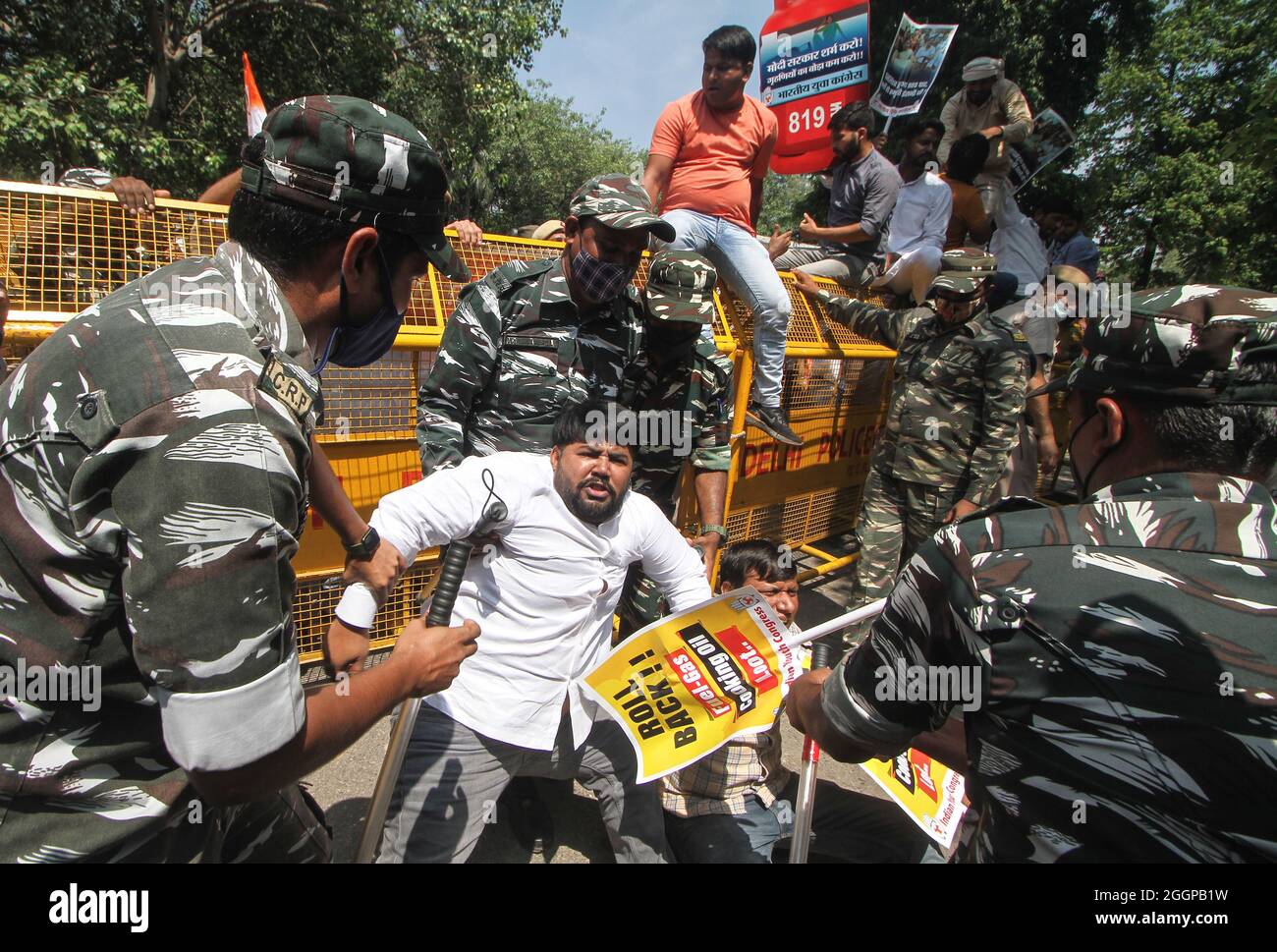 Activists of Indian Youth Congress protesting