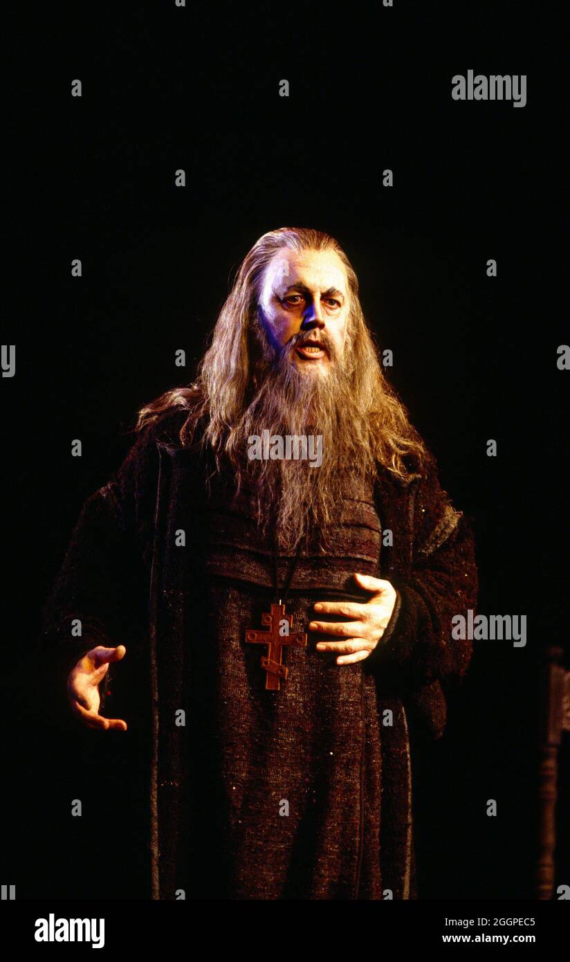 Gwynne Howell (Dosifey) in KHOVANSHCHINA performed by English National Opera (ENO) at the London Coliseum, London WC2  24/11/1994  music & libretto: Modest Mussorgsky  orchestration: Dmitri Shostakovitch  conductor: Sian Edwards  design: Alison Chitty  lighting: Paul Pyant  choreographer: Lea Anderson  director: Francesca Zambello Stock Photo