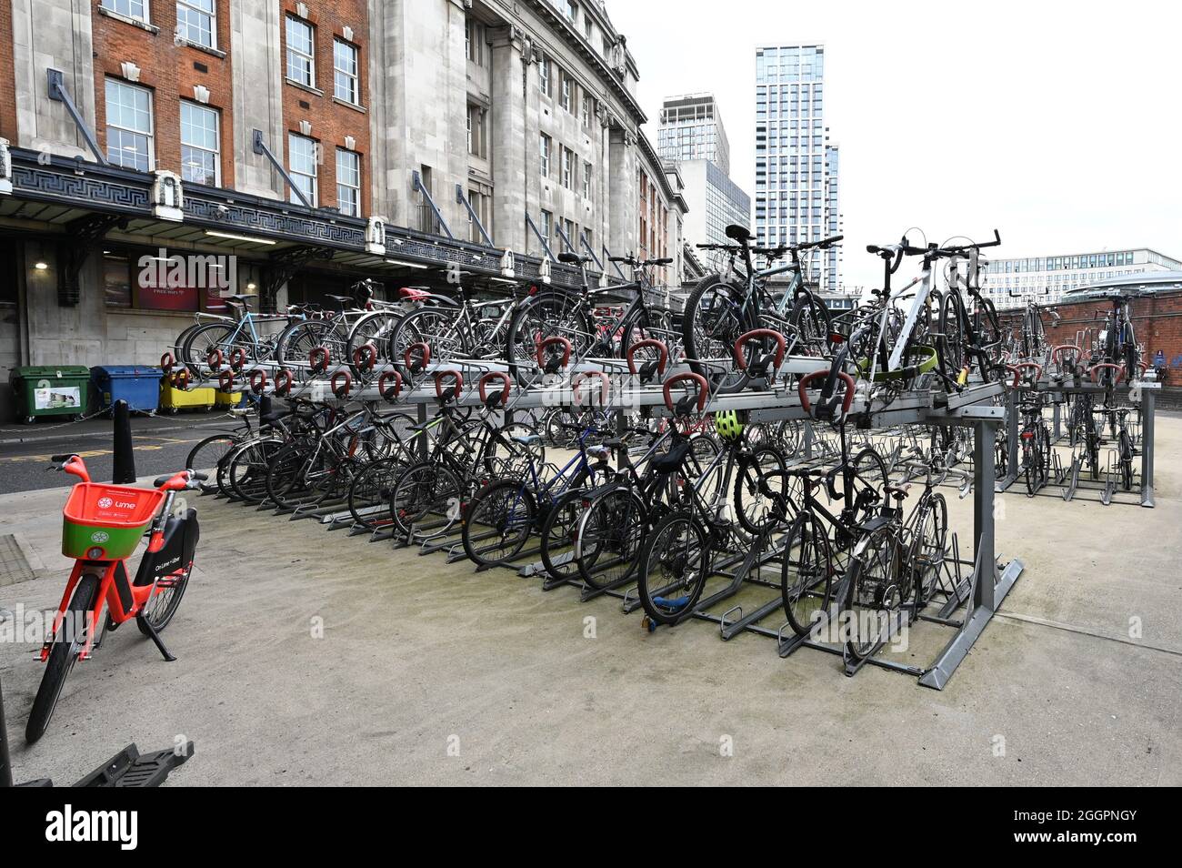 Waterloo station bike rack hires stock photography and images Alamy