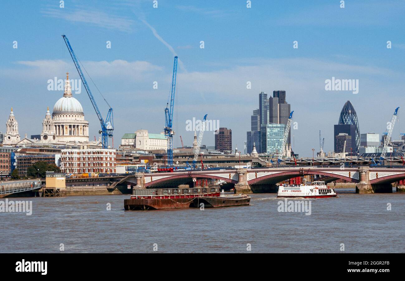 Colourful london street life hi-res stock photography and images - Alamy