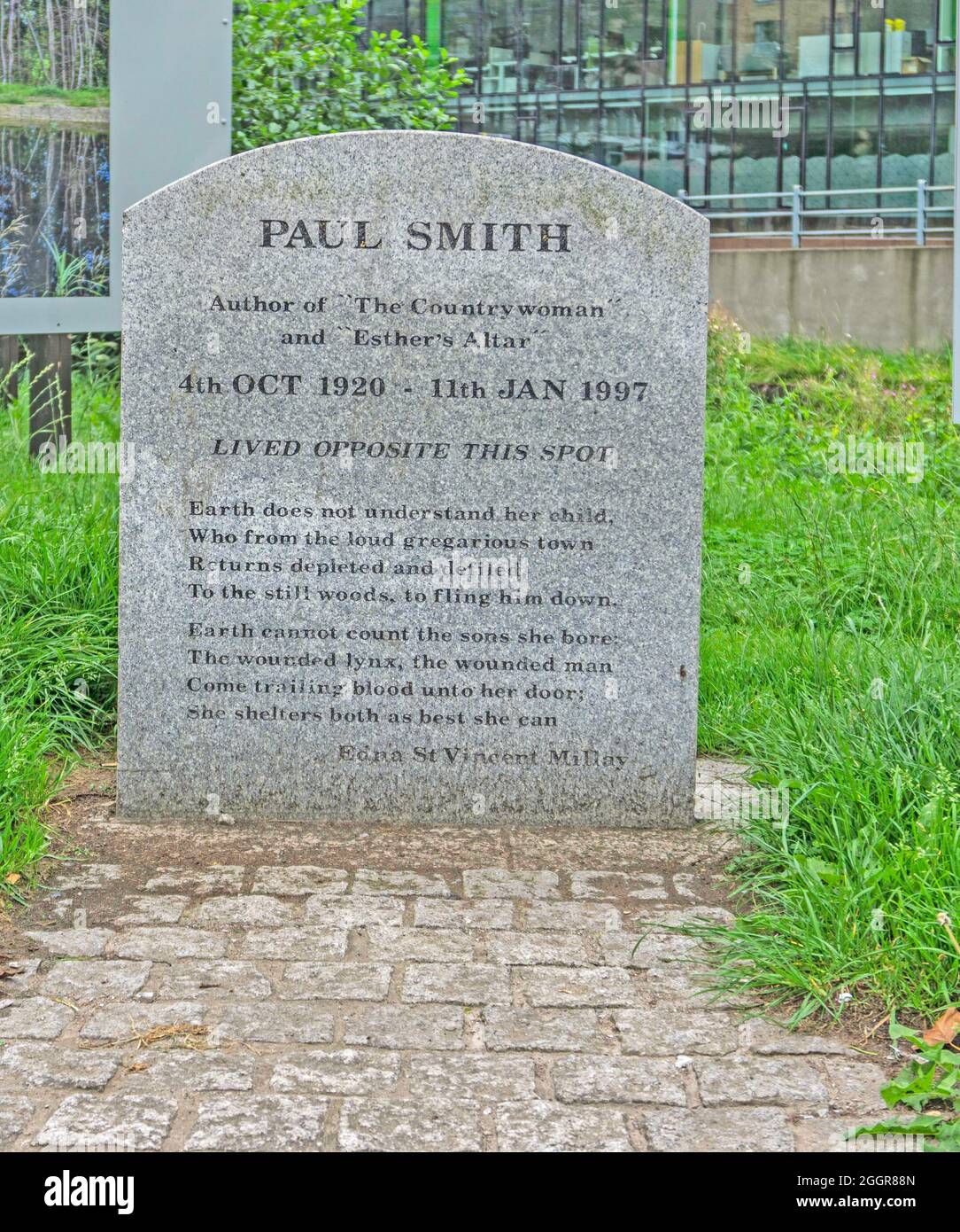 A memorial to Paul Smith, the Irish writer and playwright, on the Grand  Canal, Dublin, Ireland near Charlemont Street where he lived Stock Photo -  Alamy